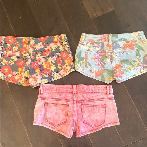PacSun & Rue21 Short Shorts - Picture 2 of 3